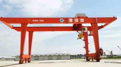   衛(wèi)華起重，飛天入海！